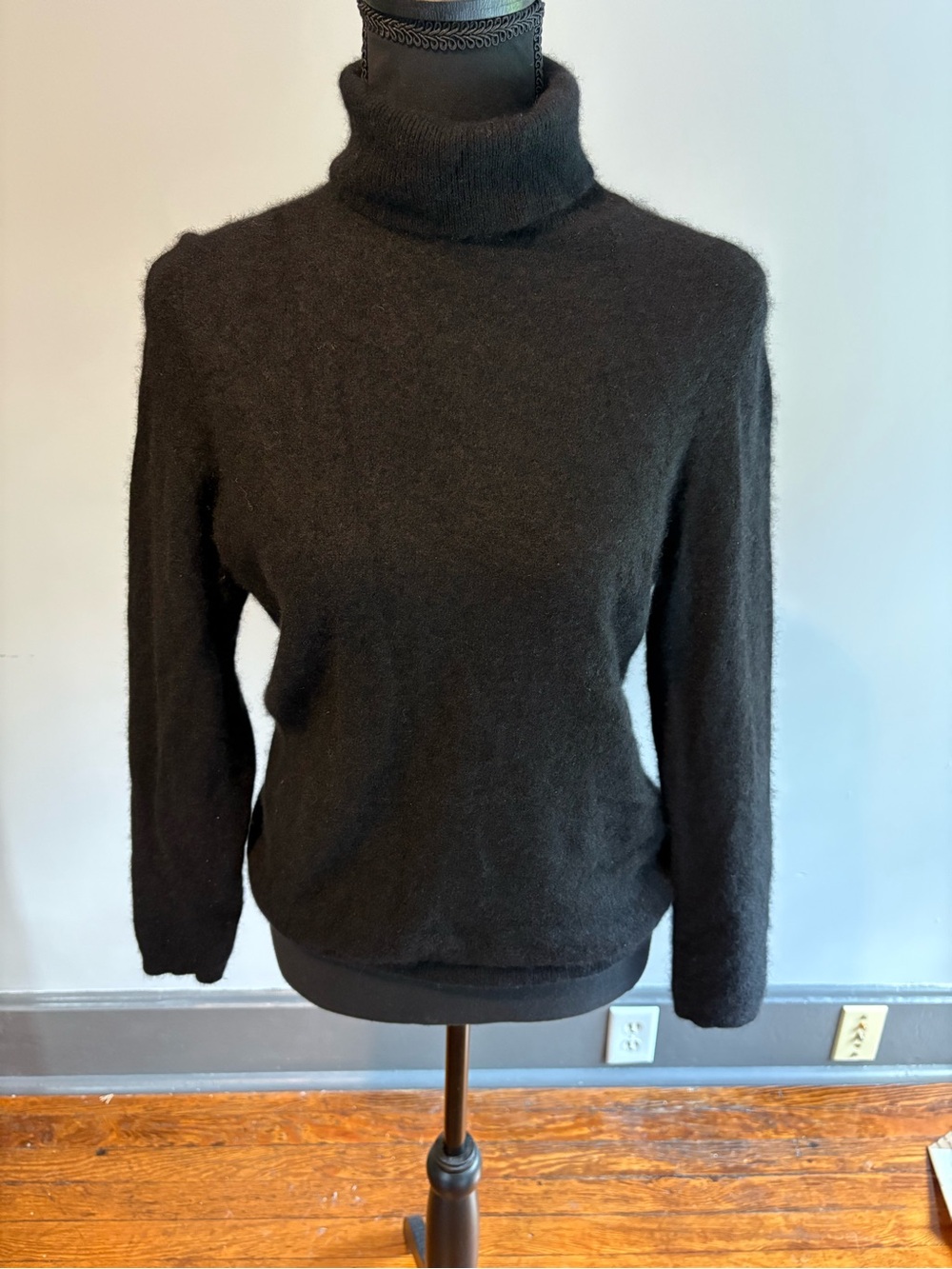 Charter Club Cashmere Black Turtleneck Sweater - size Large
